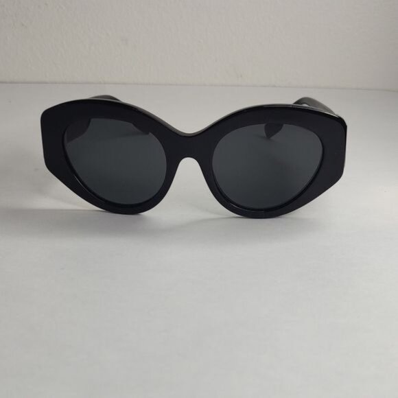 BURBERRY Sophia Sunglasses Black Cat Eye B4361 ASO Madonna - Picture 6 of 14
